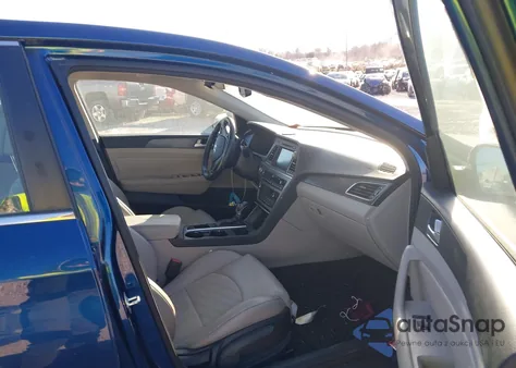 2015 Hyundai Sonata Sport z USA, uszkodzony, nr VIN 5NPE34AF2FH192069